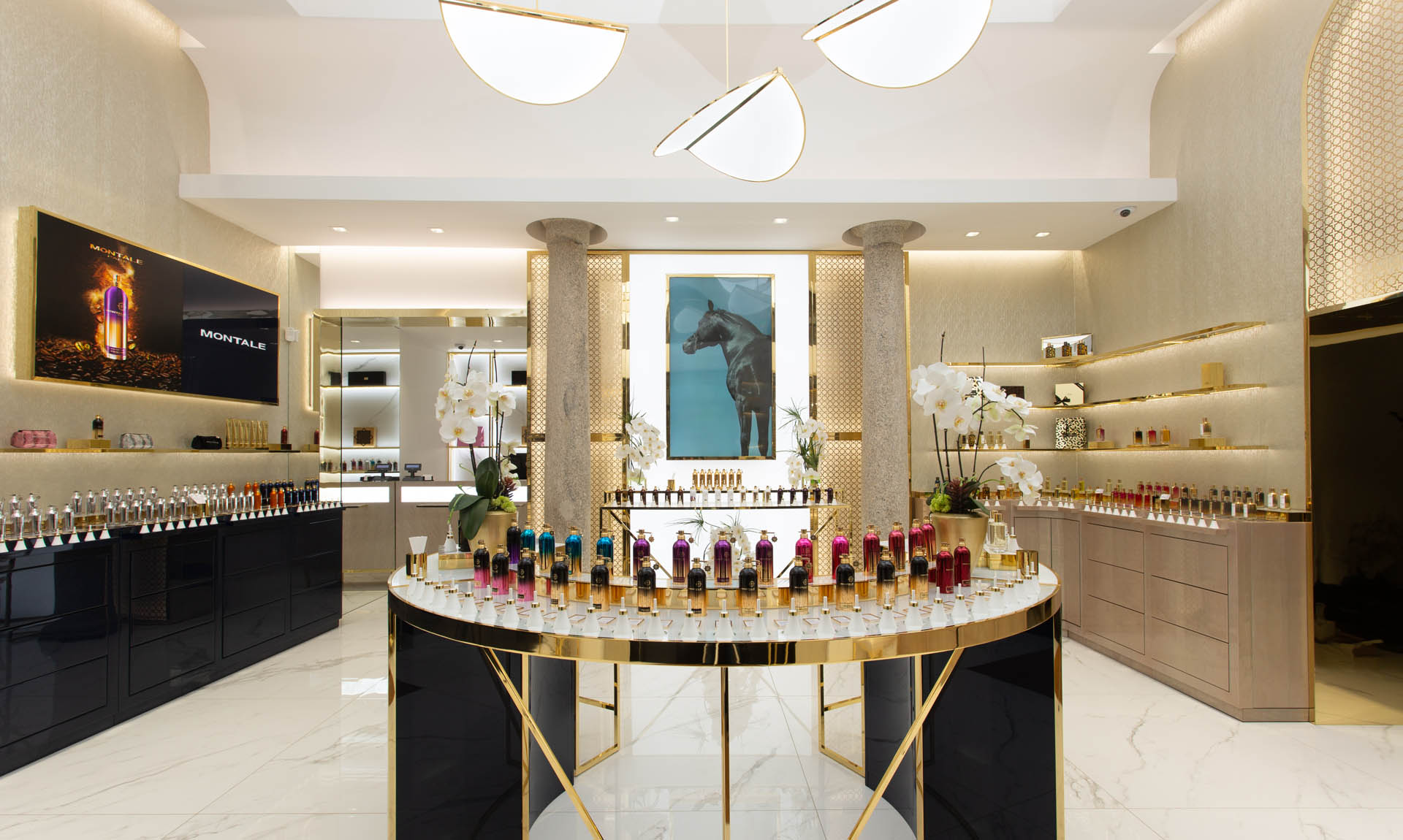 PRIVATE SHOPPING IN PERFUMERY
